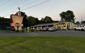 Bea'S Parkway Inn
